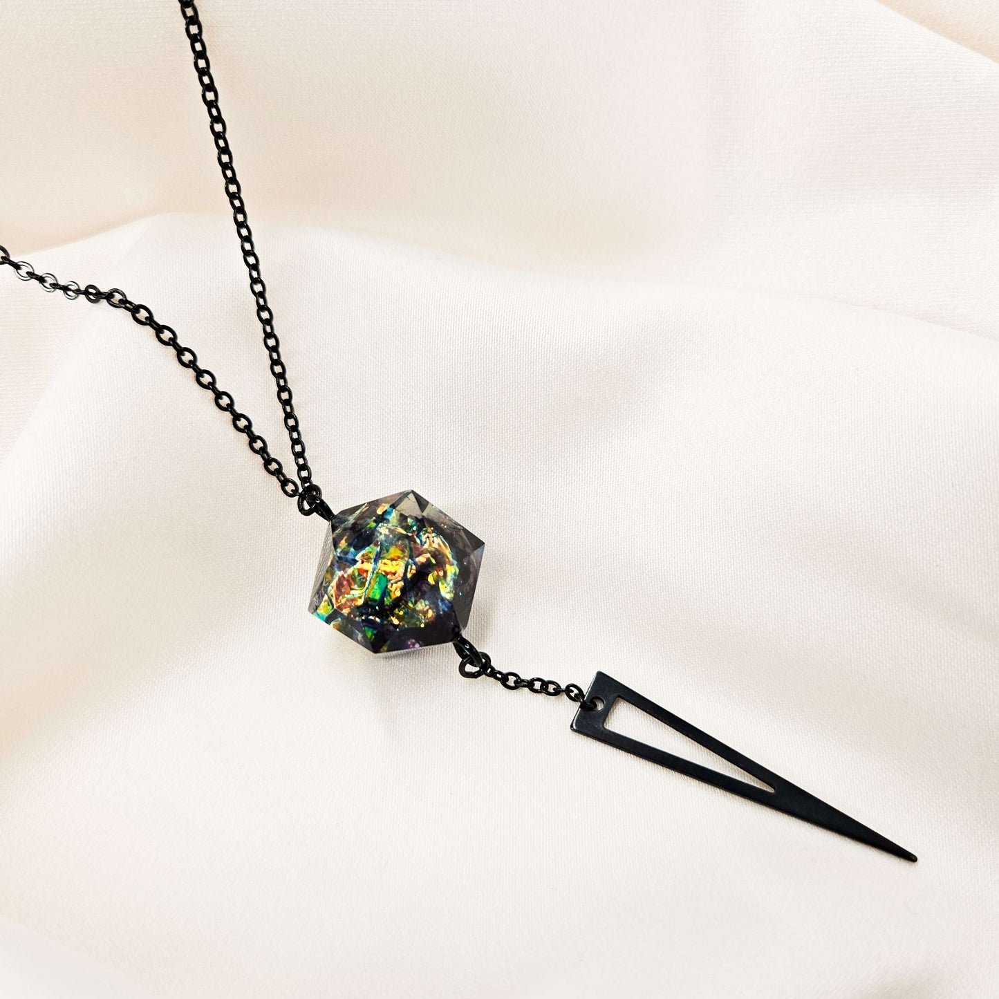 Chaos Bolt D20 Spike Necklace (Black)